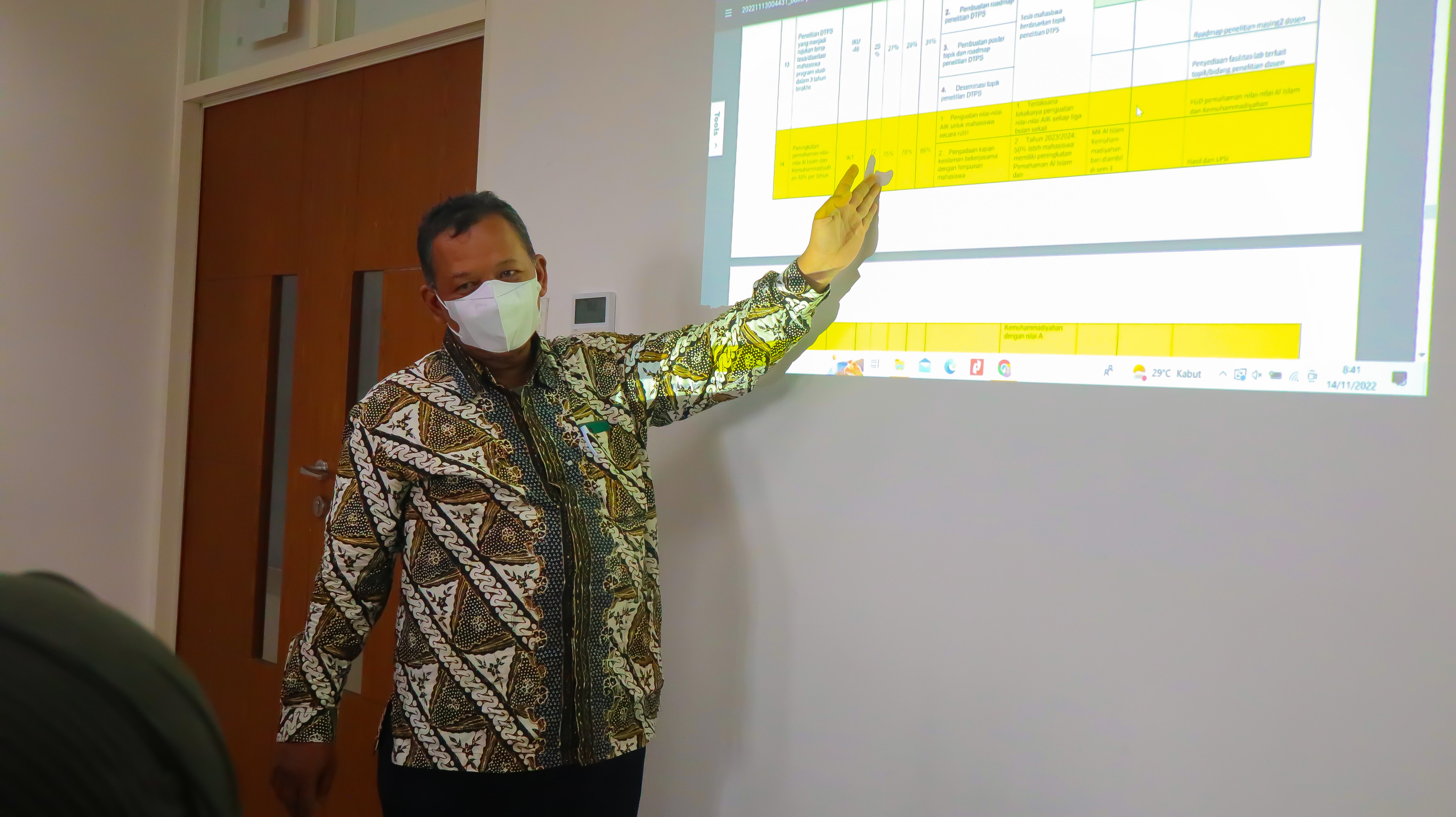 Asesor Audit Mutu Internal UAD, Dr. Apt. Moch. Saiful Bachri, M.Si.